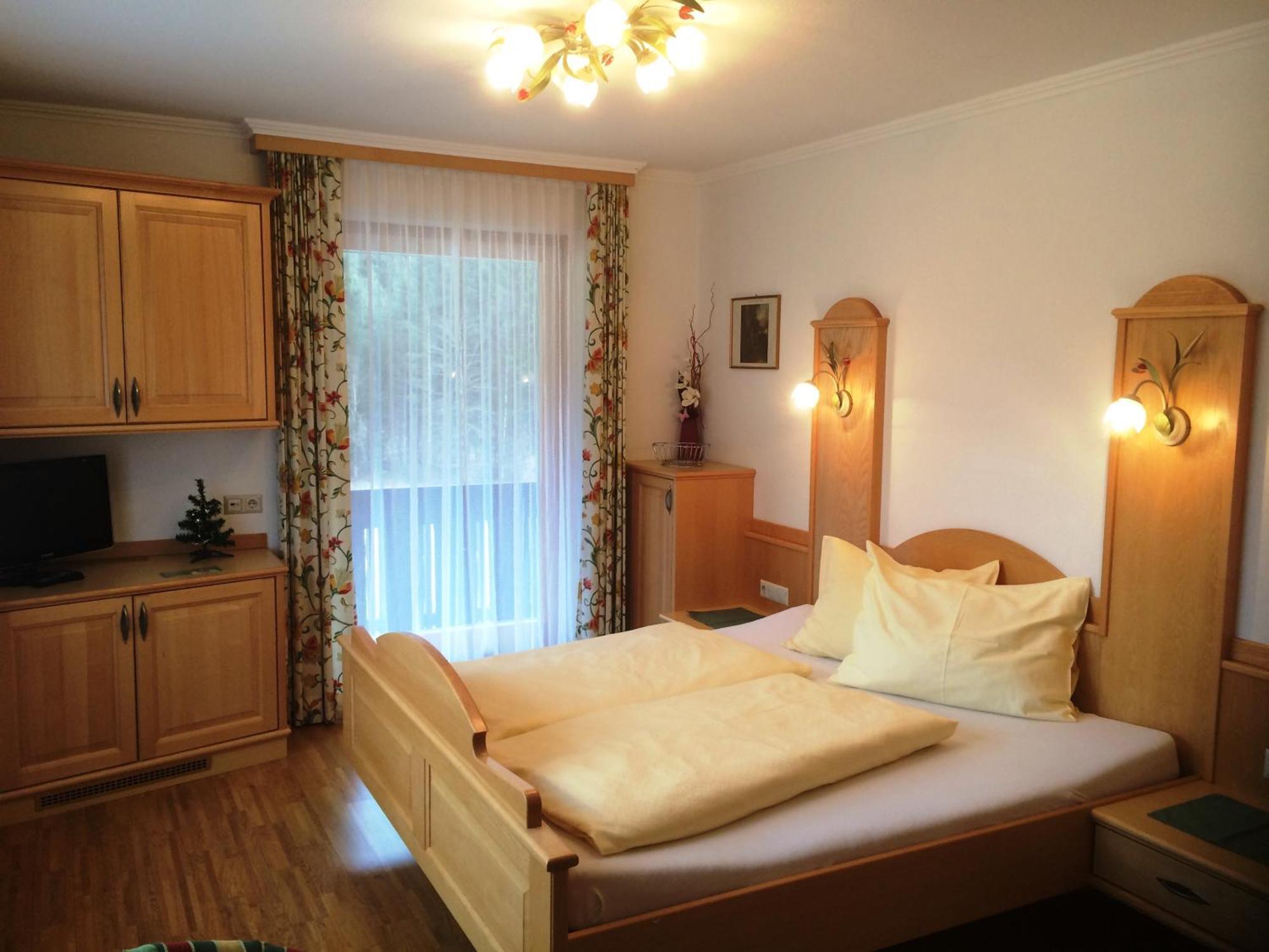 Gasthof zur Gams Donnersbachwald Zimmer foto