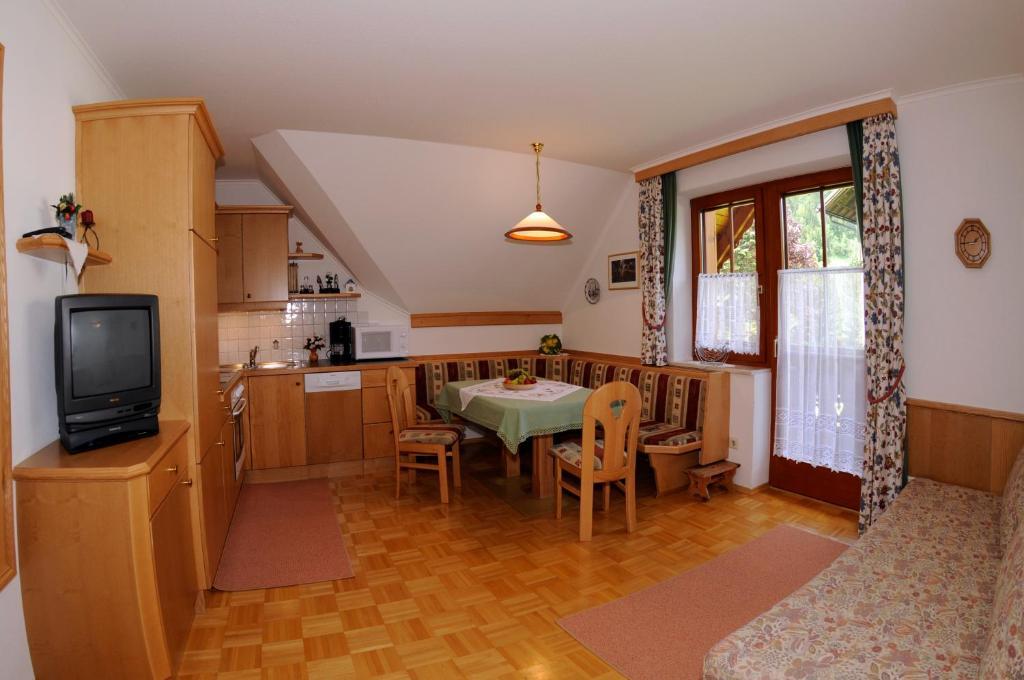 Gasthof zur Gams Donnersbachwald Zimmer foto